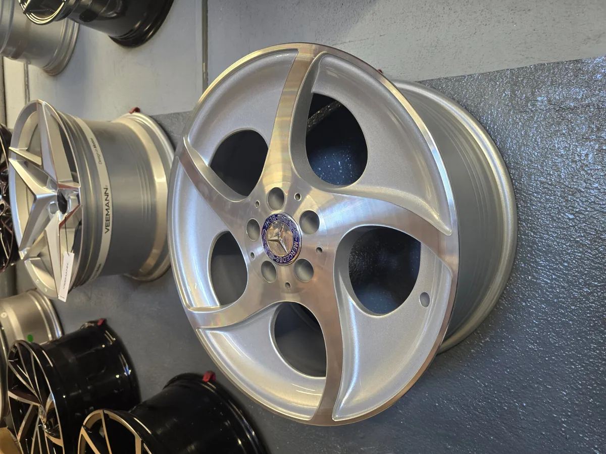 **Special** 18" Mercedes Alphard Style