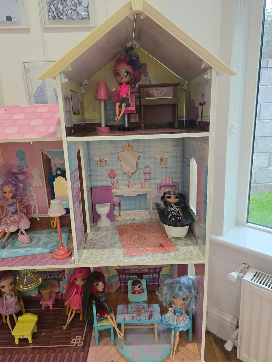 KIDKRAFT COUNTRY ESTATE DOLLHOUSE - Image 3