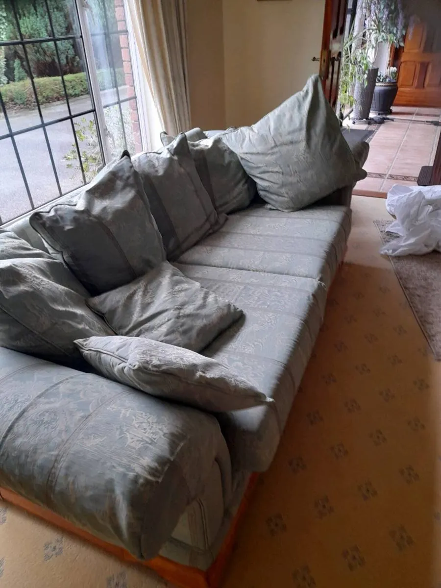 Suite of furniture - Image 2