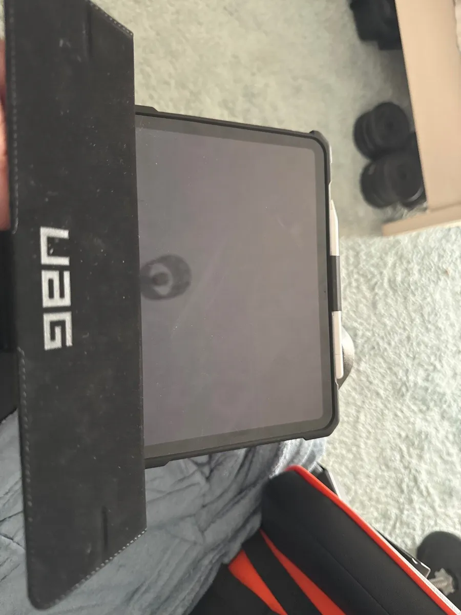 pple iPad A16 (2025) – 256GB Wi-Fi – Complete Set - Image 2