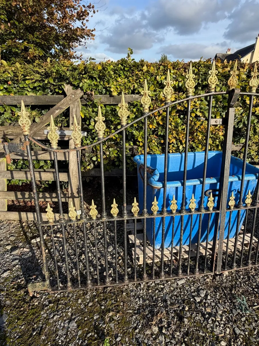 Steel Gates - Image 3