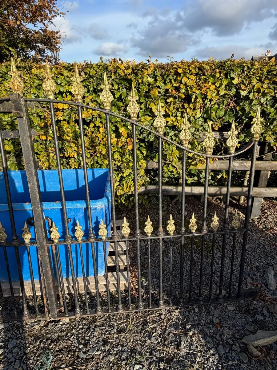 Steel Gates - Image 4