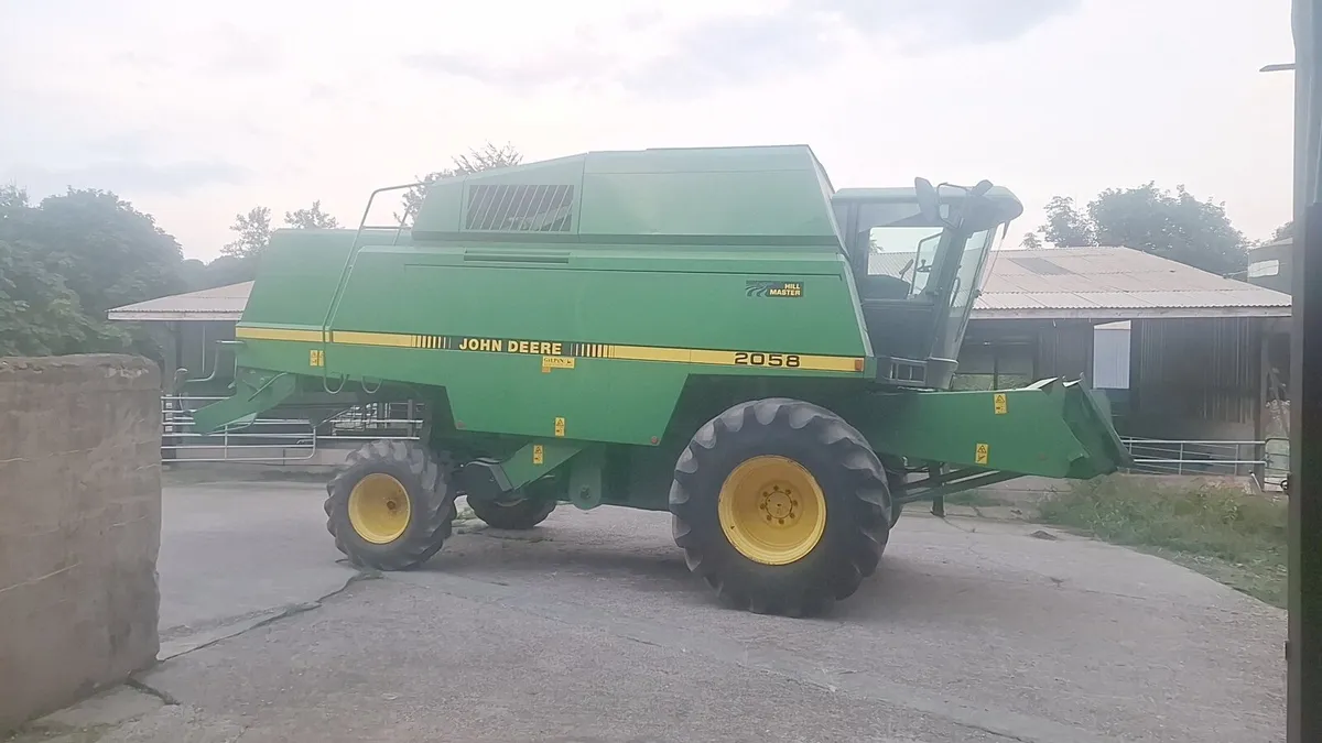 John deere 2058 - Image 1