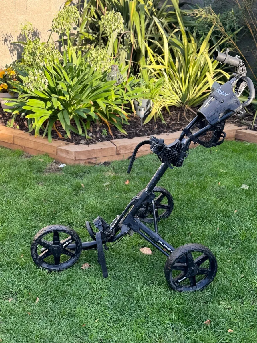 Clickgear golf Trolley & titleist staydry golf bag - Image 1