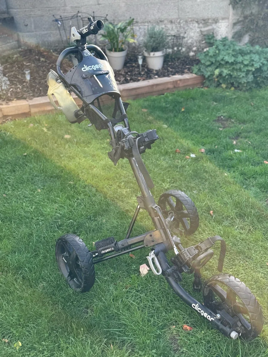 Clickgear golf Trolley & titleist staydry golf bag - Image 3
