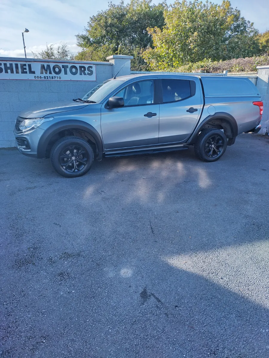2018 4X4 CREW CAB PICK UP 5 SEATER, - Image 2