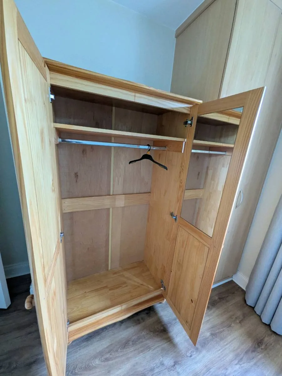 Wardrobe - Image 4