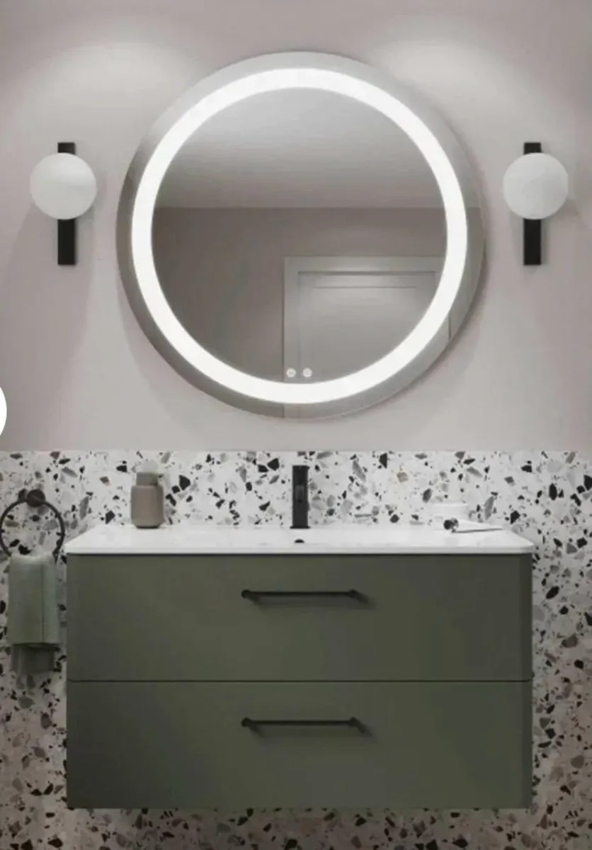 Bathroom mirror - Image 1