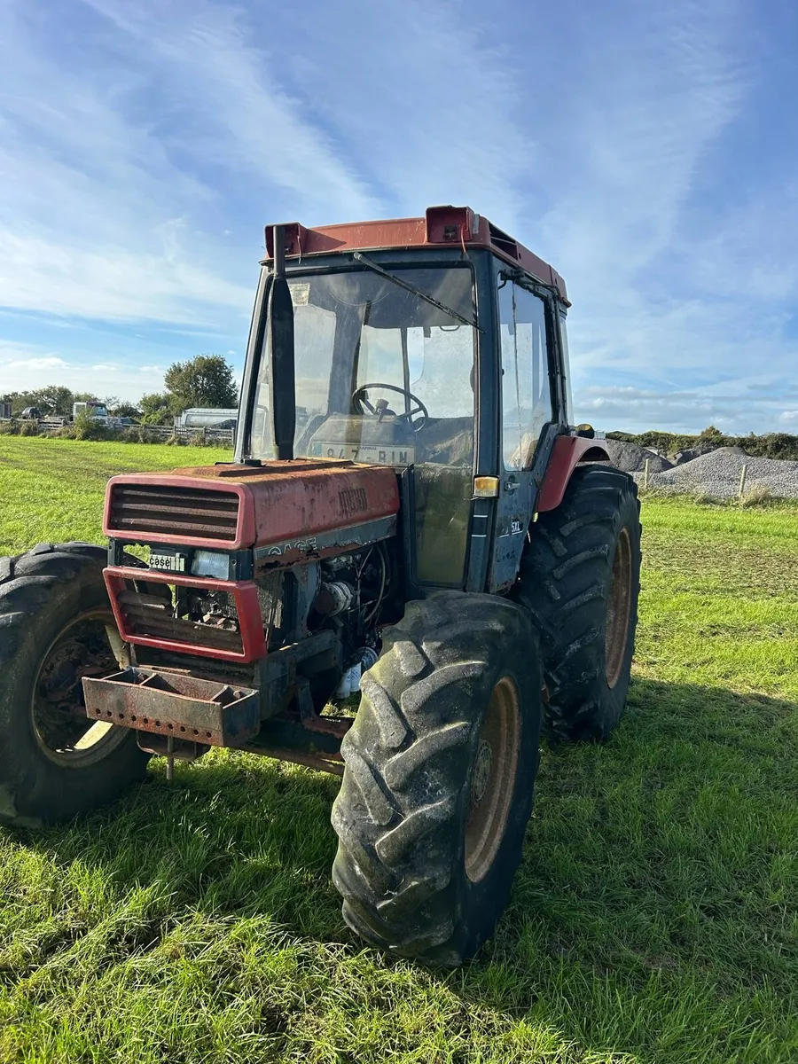 Case 885 tractor - Image 1