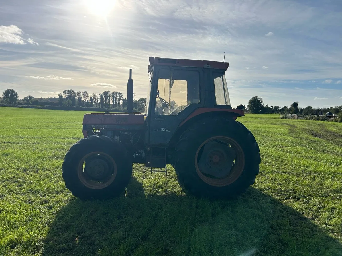Case 885 tractor - Image 4