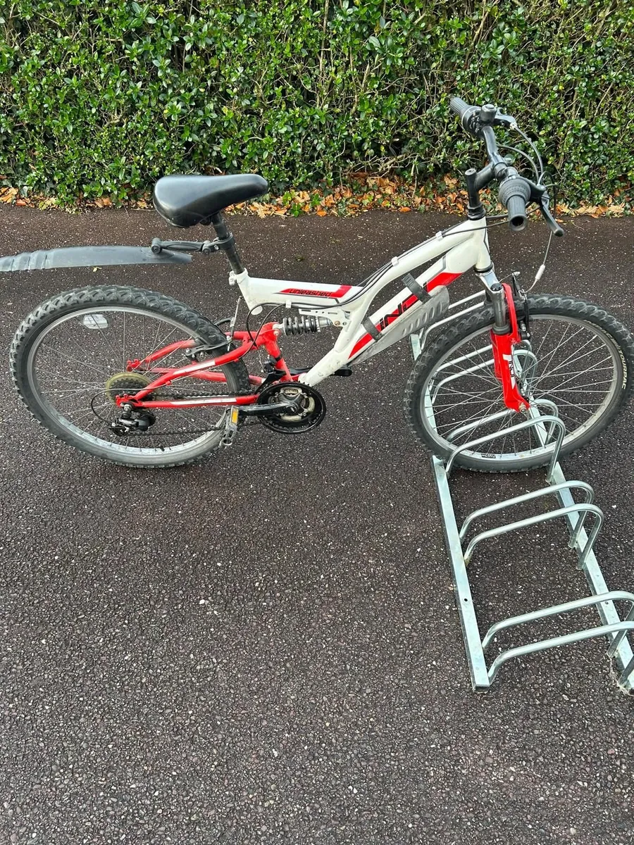 Boys bike 20 inch - Image 3