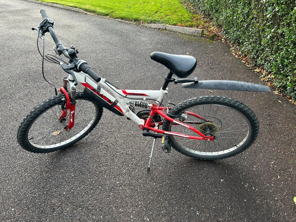Boys bike 20 inch - Image 1