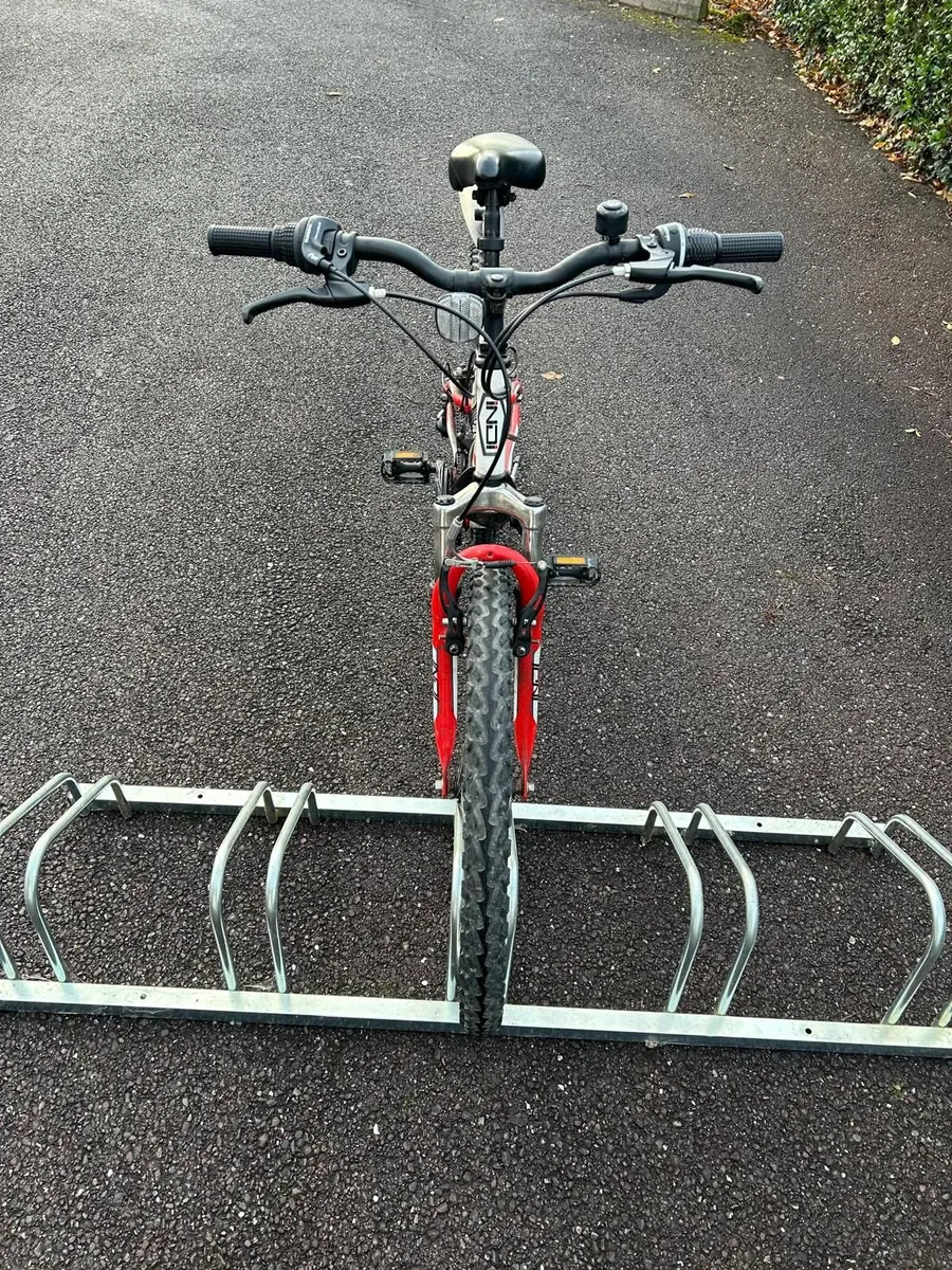 Boys bike 20 inch - Image 4