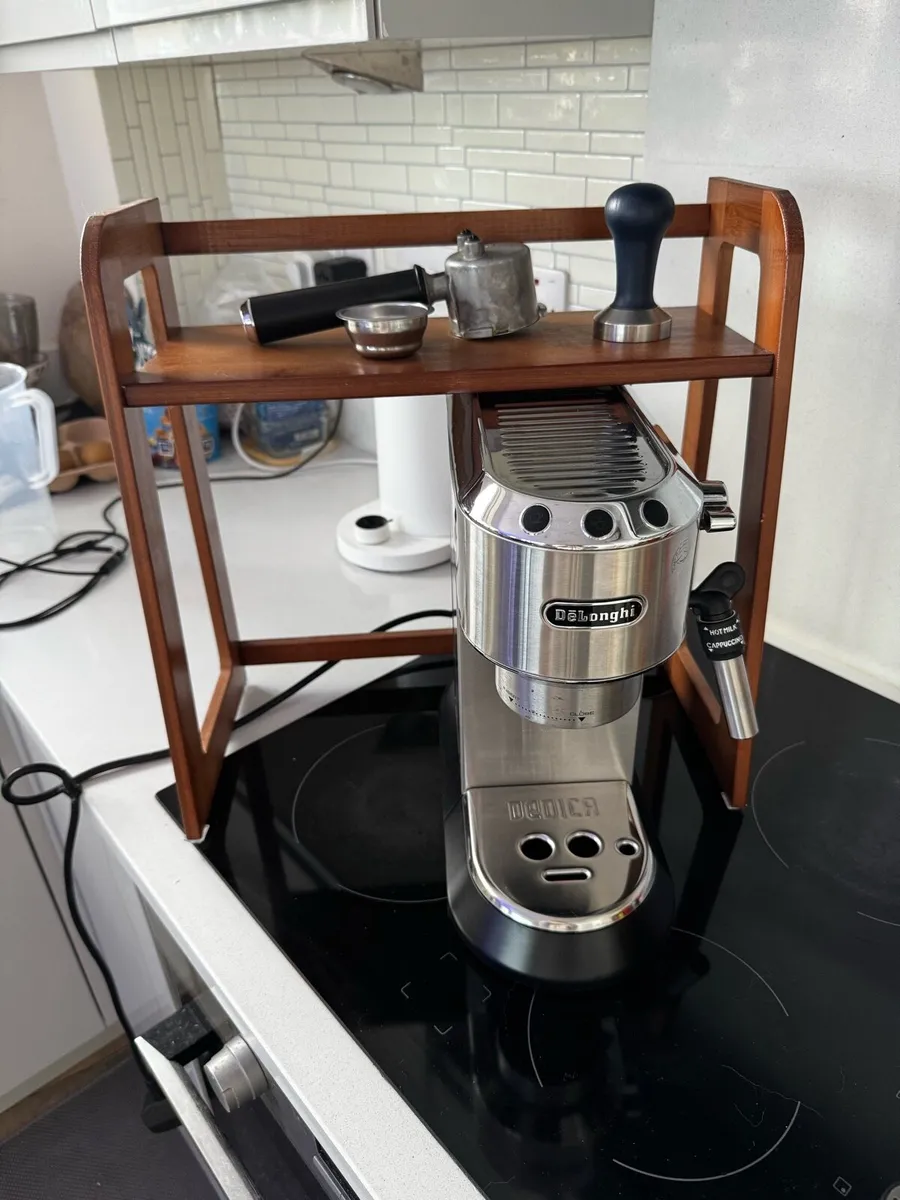Delonghi coffee machine - Image 1