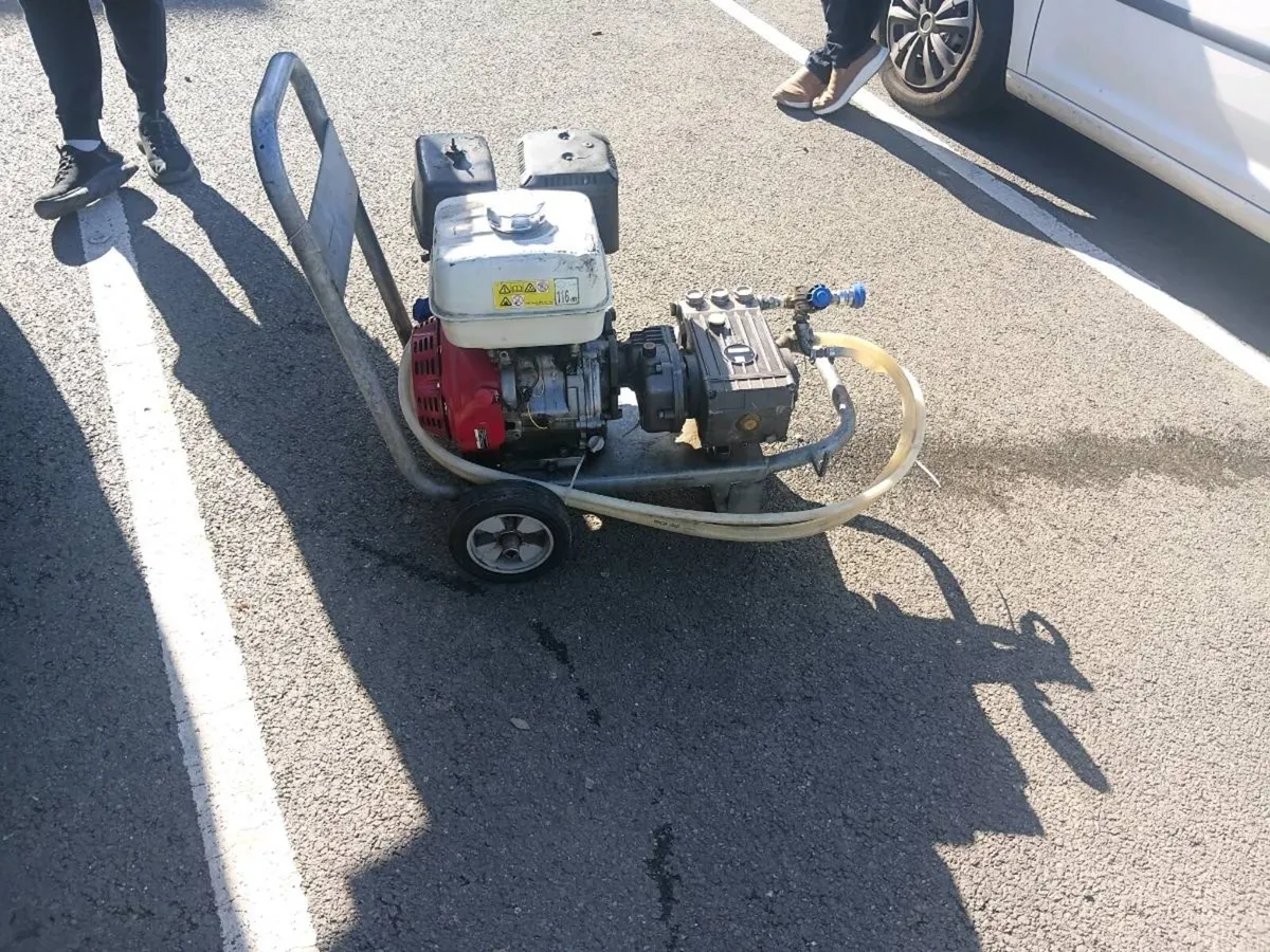 Honda power washer 13 hp - Image 3