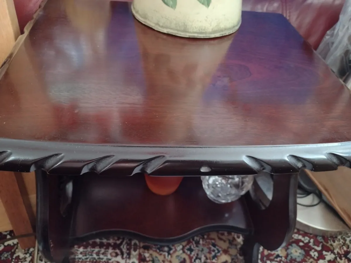 Vintage side table or lamp table with shelf - Image 4
