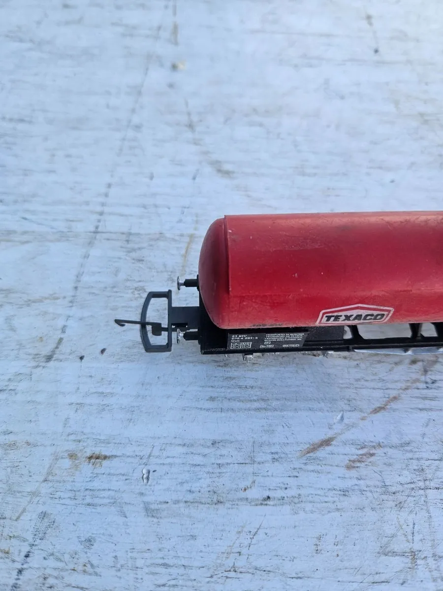 Hornby Lima OO Gauge Texaco Tanker Wagon - Image 2