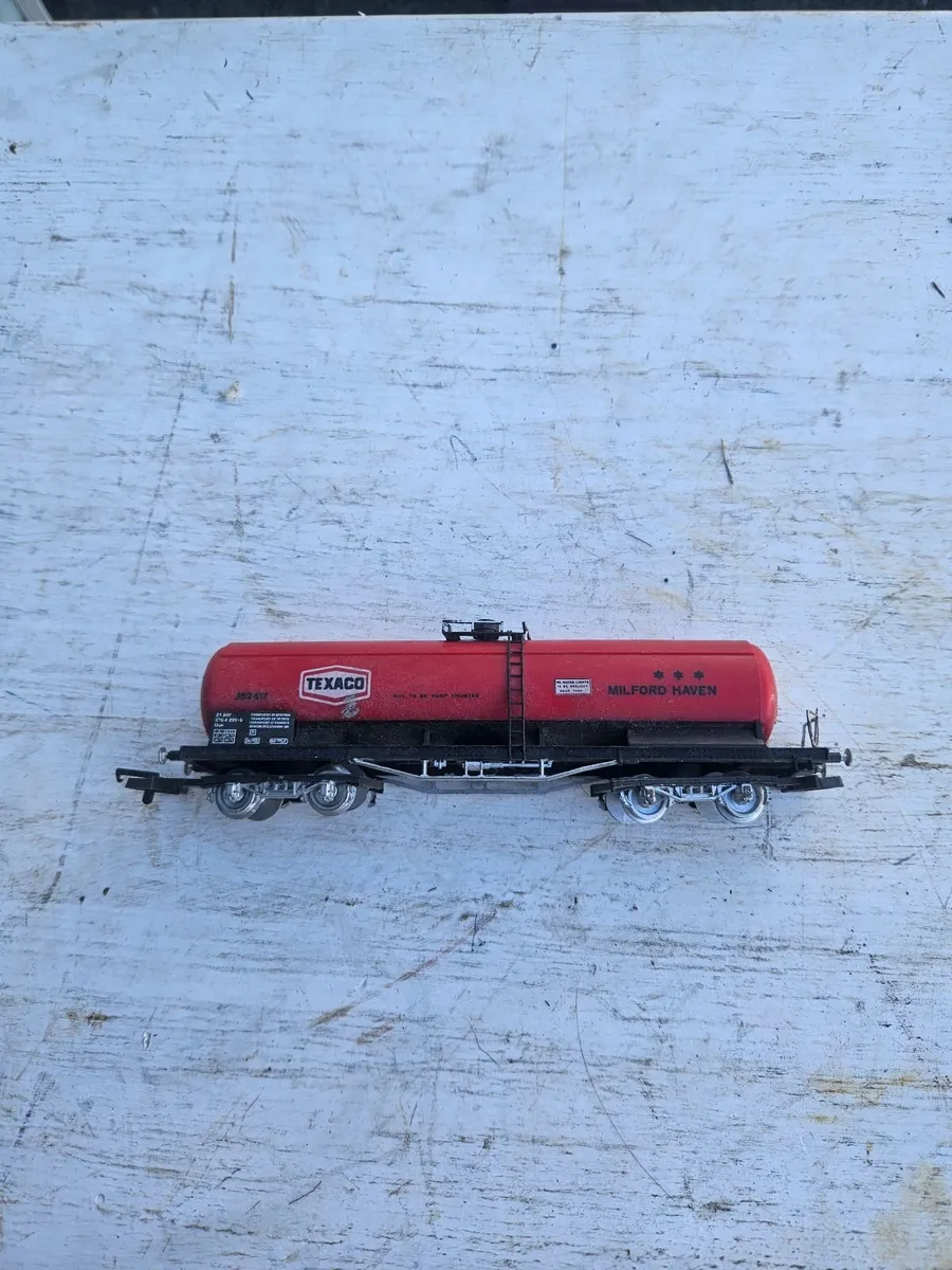 Hornby Lima OO Gauge Texaco Tanker Wagon - Image 4