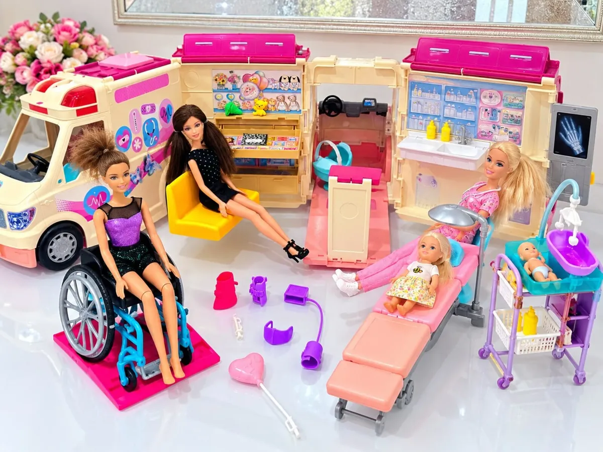 Barbie Medical Ambulance - Image 1