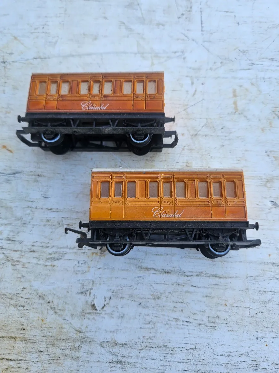 Hornby OO Gauge Thomas the Tank Carraiges - Image 2
