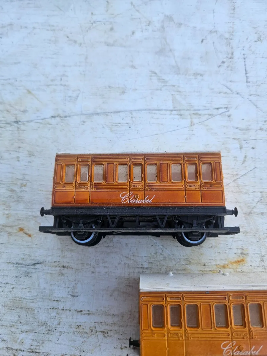 Hornby OO Gauge Thomas the Tank Carraiges - Image 4