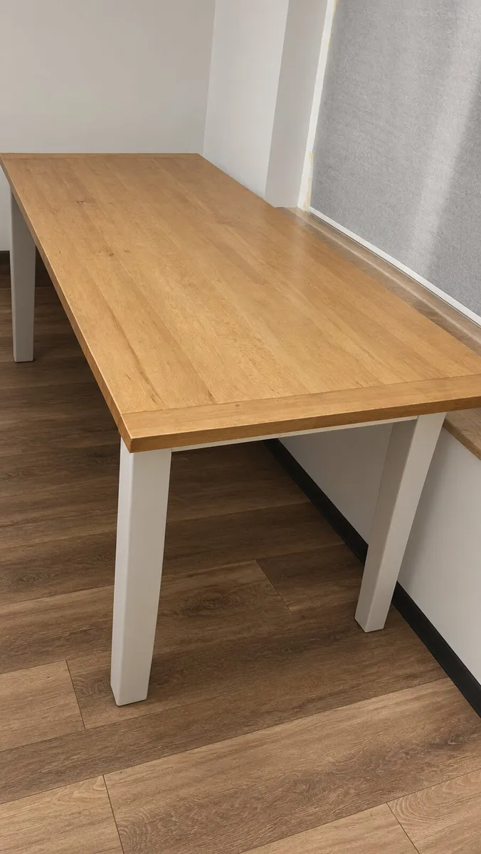 Dinner table - Image 1