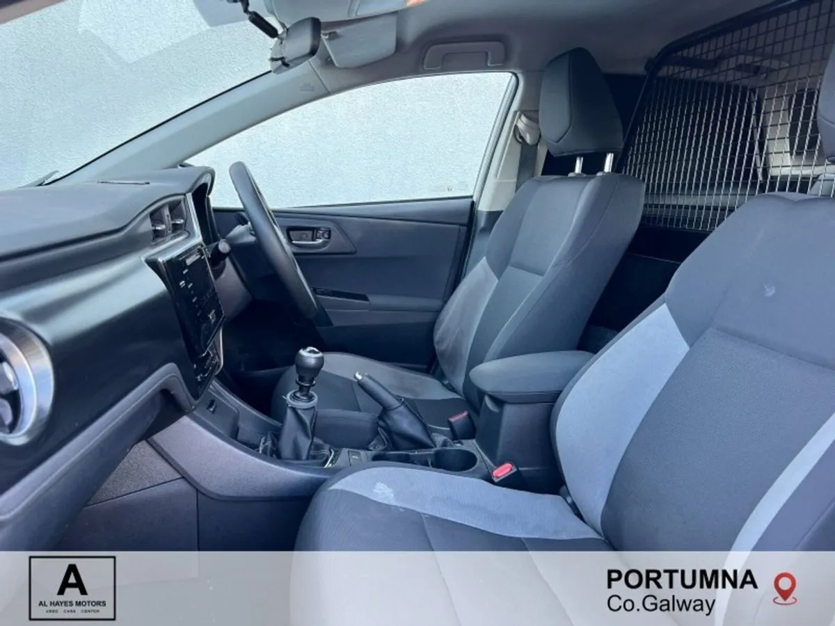 Toyota Auris 1.4 D4D TERRA VAN *PRICE+VAT* - Image 2