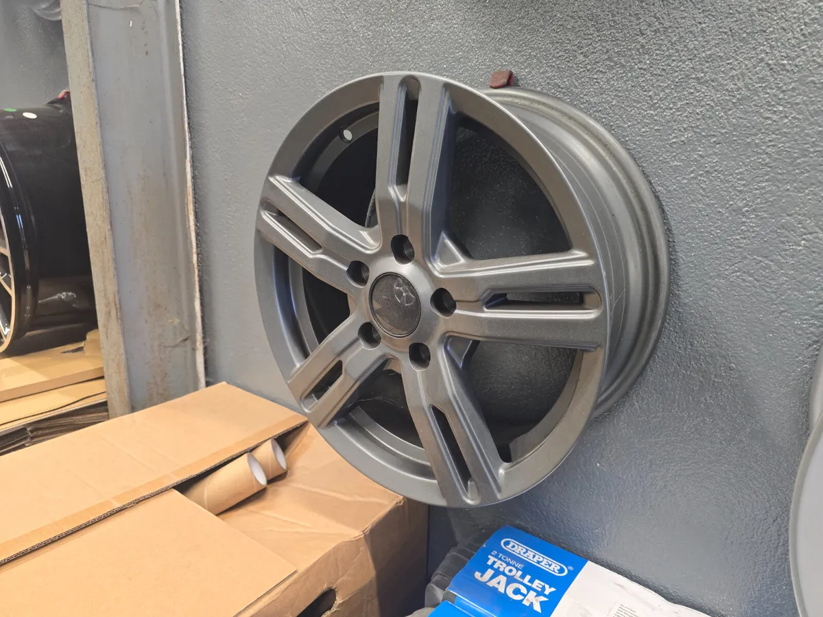 **Special** 16" AKINA Torque - Image 1
