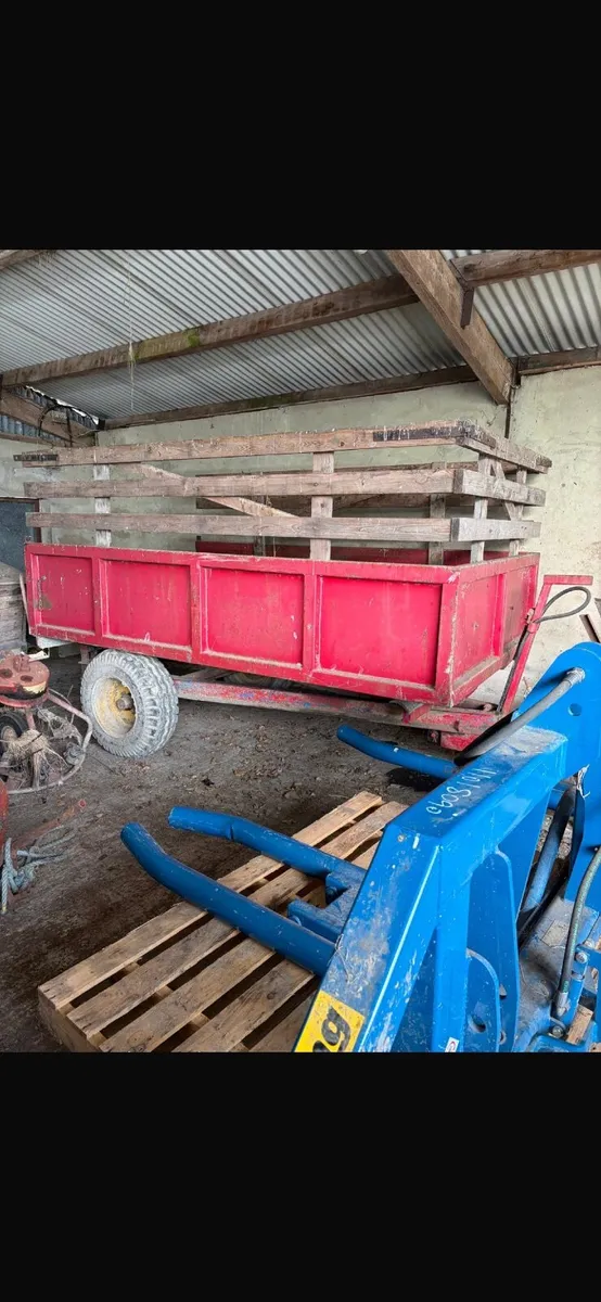 Trailer - Image 1