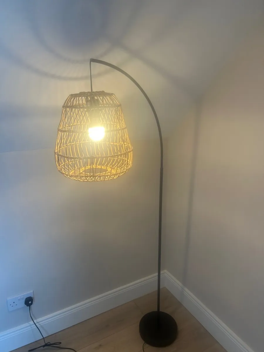 Wicker floor lamp - Image 3