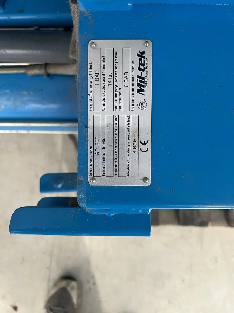 Cardboard compactor - Image 2