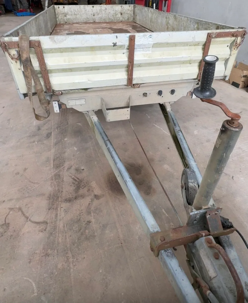 3000kg Heinemann 3 way tipping trailer - Image 3