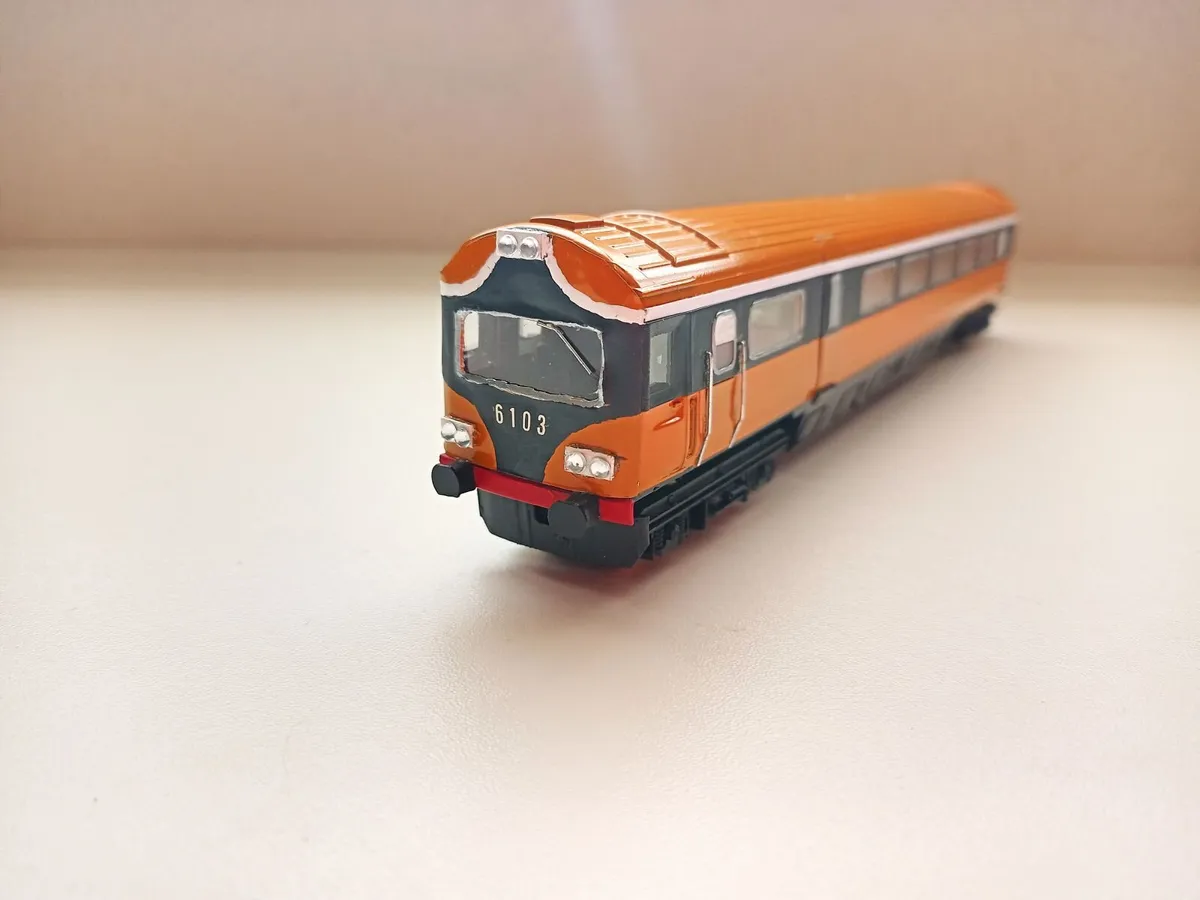 MODEL  RAILWAY  IRISH  MK 3  D V T - Image 2
