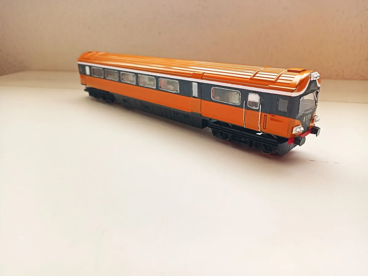 MODEL  RAILWAY  IRISH  MK 3  D V T - Image 3