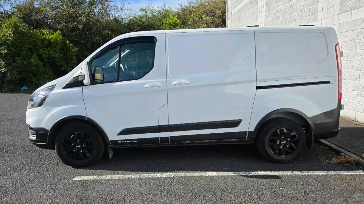 2022 Transit Custom Trail with Crew Cab kit no vat - Image 2