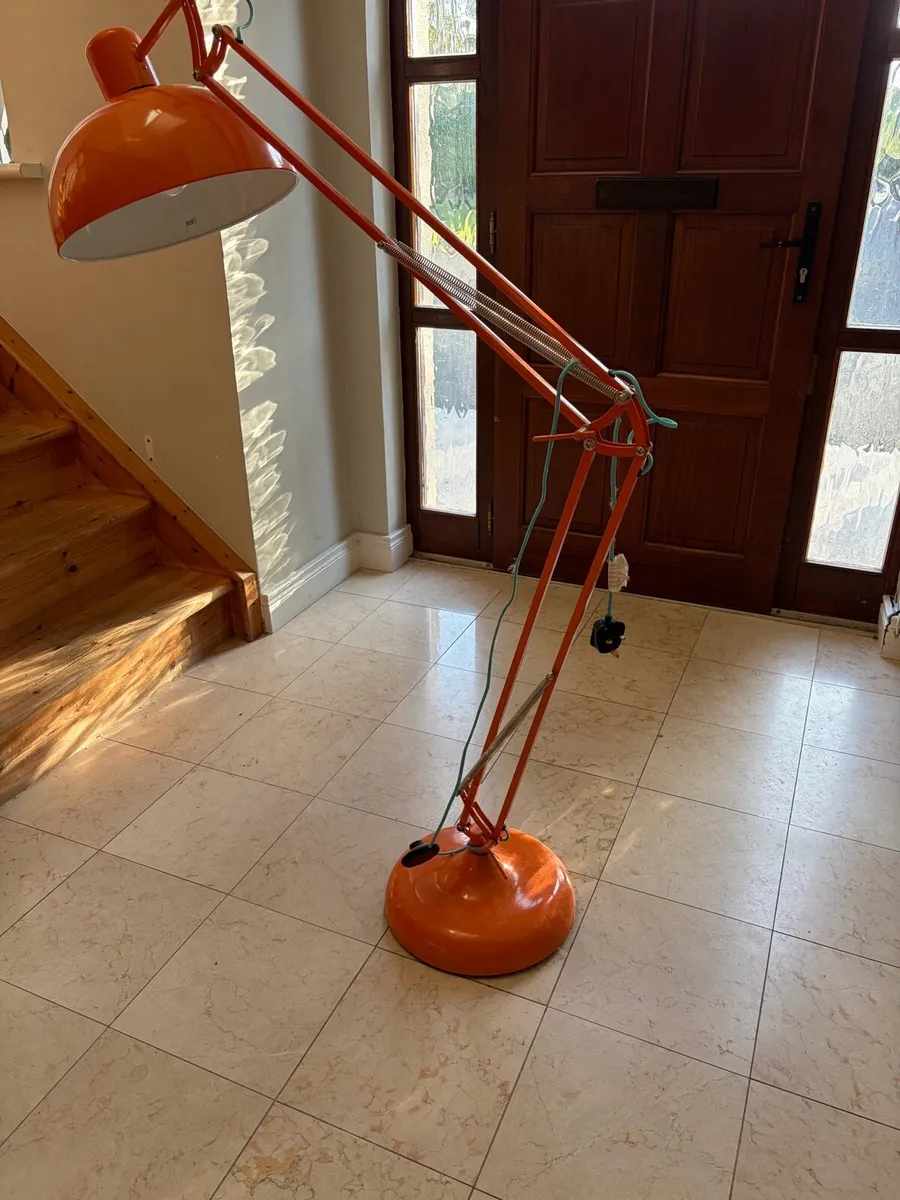 Orange floor lamp - Image 3