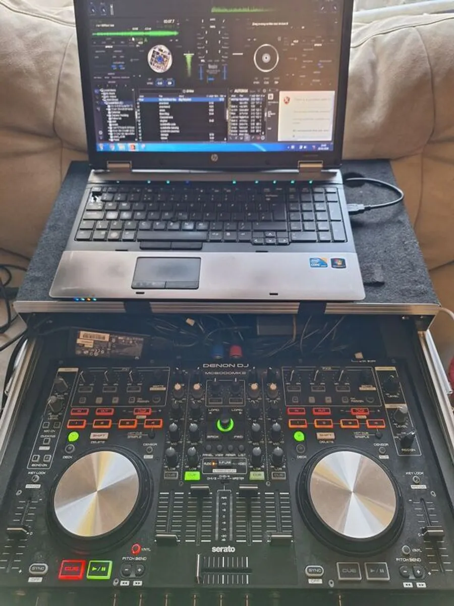 Denon DJ MC6000mk2 with case - Image 1