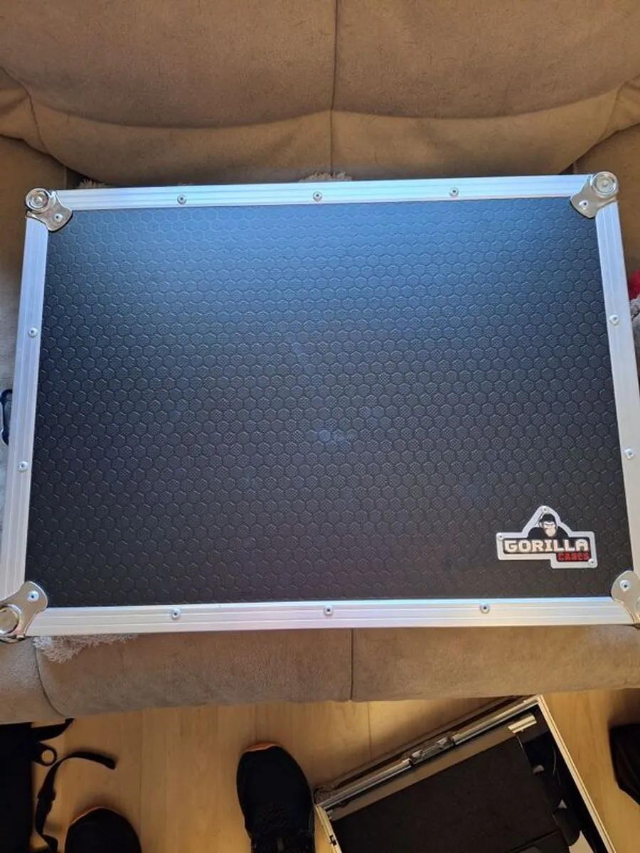 Denon DJ MC6000mk2 with case - Image 3