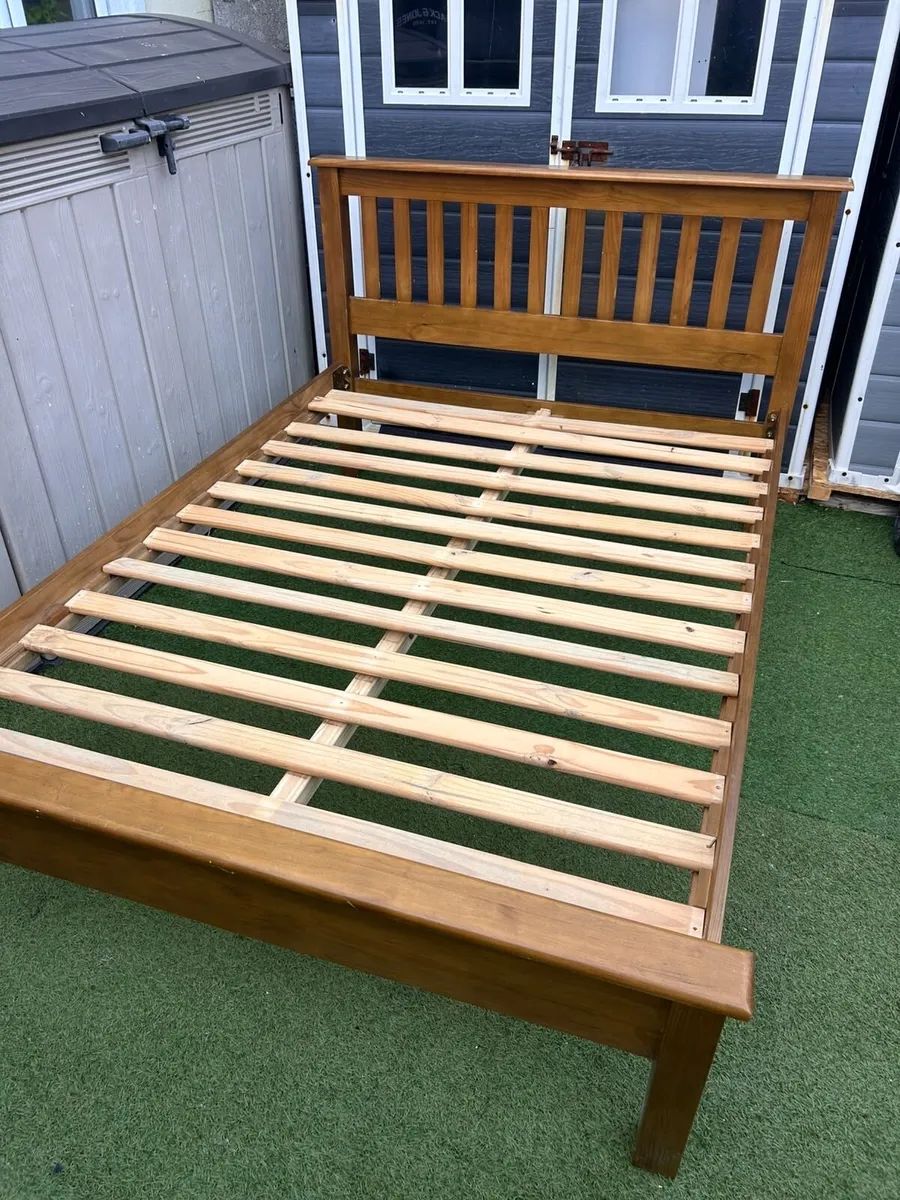 Gorgeous Very Solid 4Ft 6” Double Bed Frame