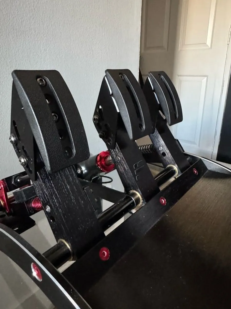 Fanatec Clubsport pedals V3 - Image 2