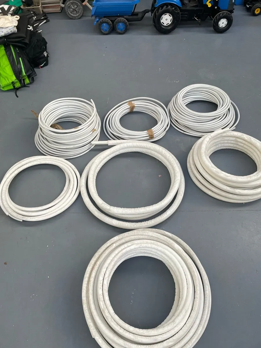 Plumbing pipes - Image 1
