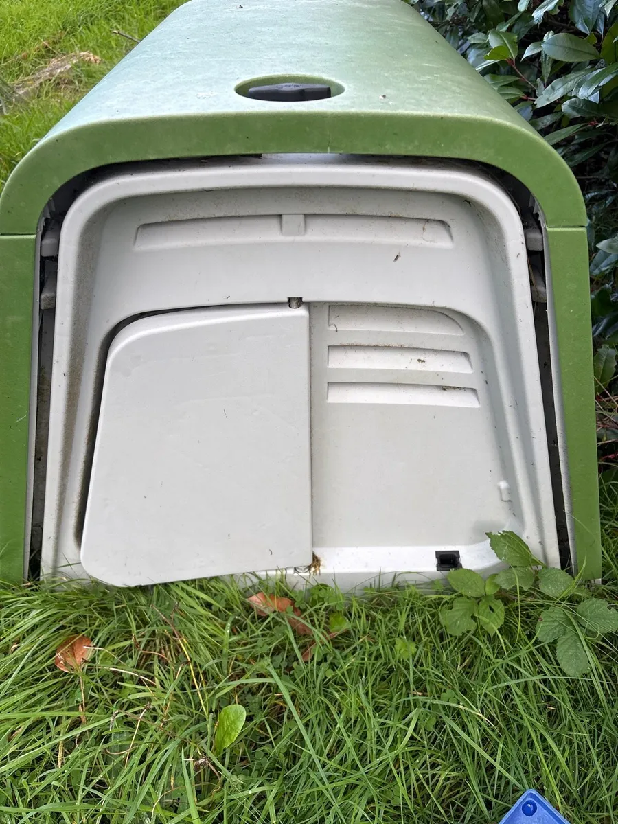 Omlet rabbit hutch - Image 3