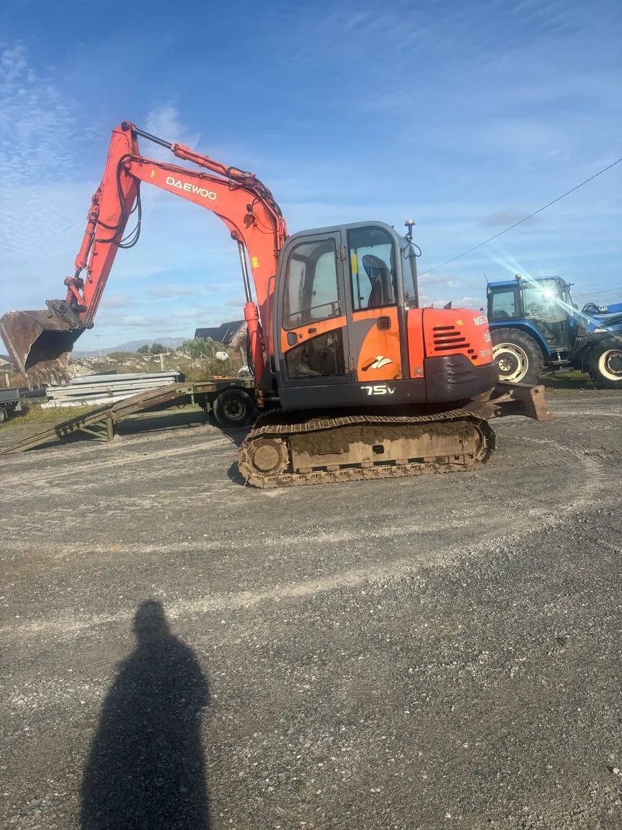 Doosan 7.5 ton digger - Image 3