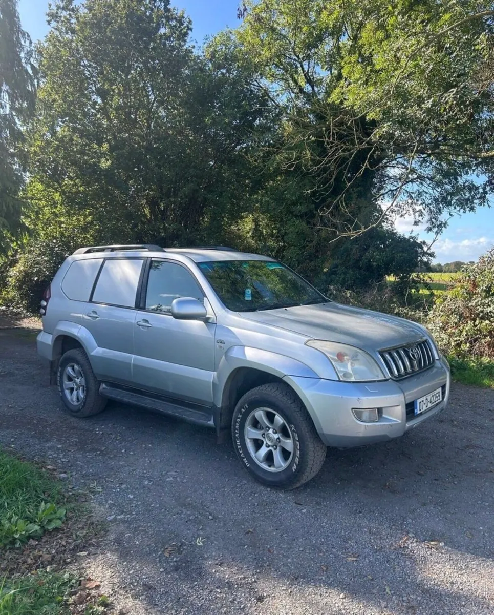 Toyota Landcruiser fresh Doe - Image 4