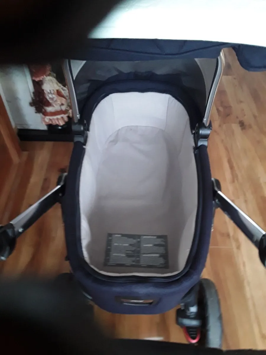 Lovely Navy Mamas and Papas pram and excellent con - Image 4
