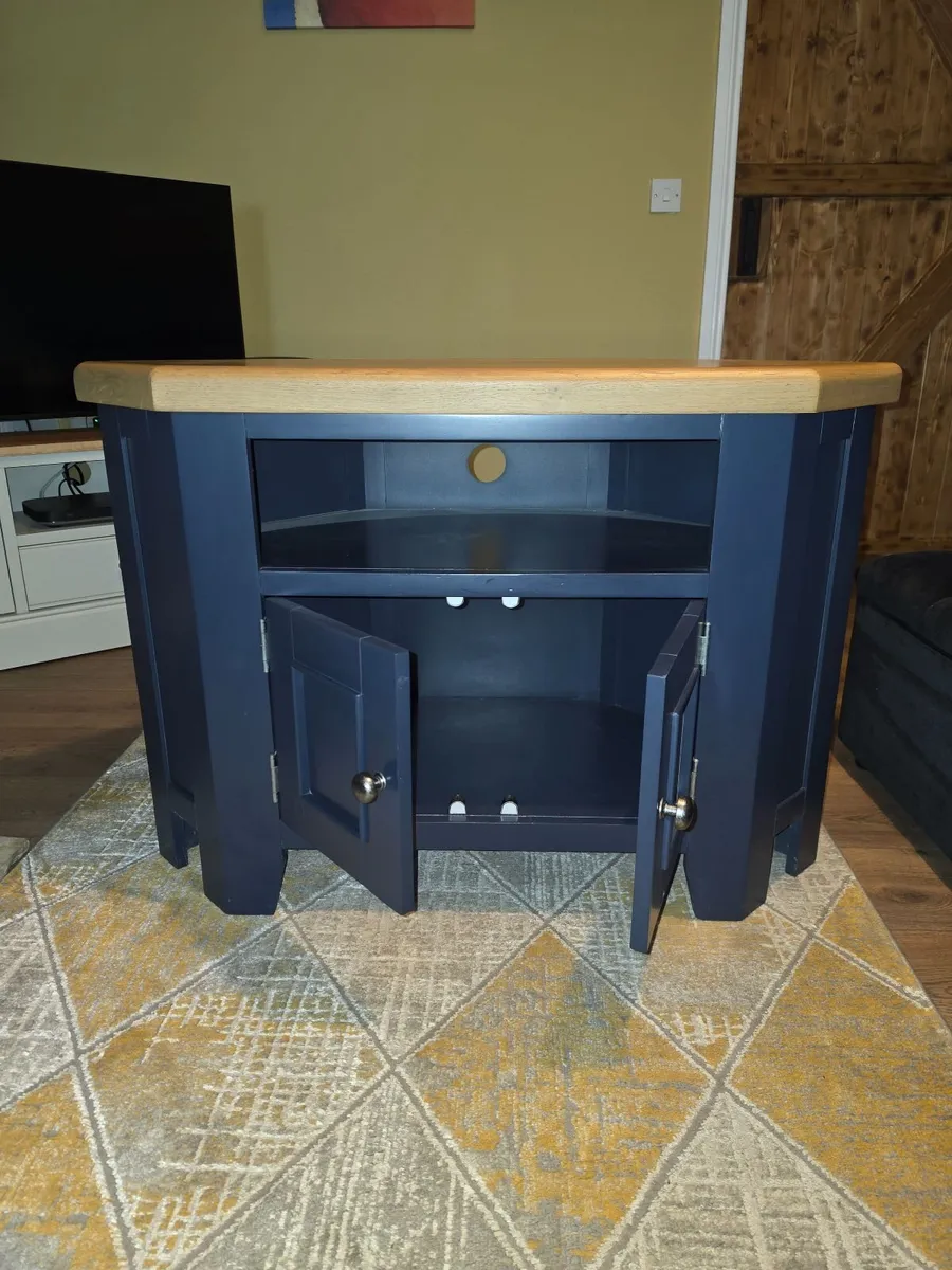 Tv cabinet - Image 3