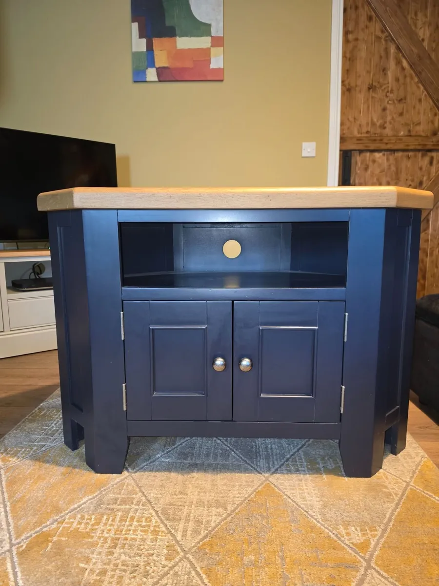 Tv cabinet - Image 1