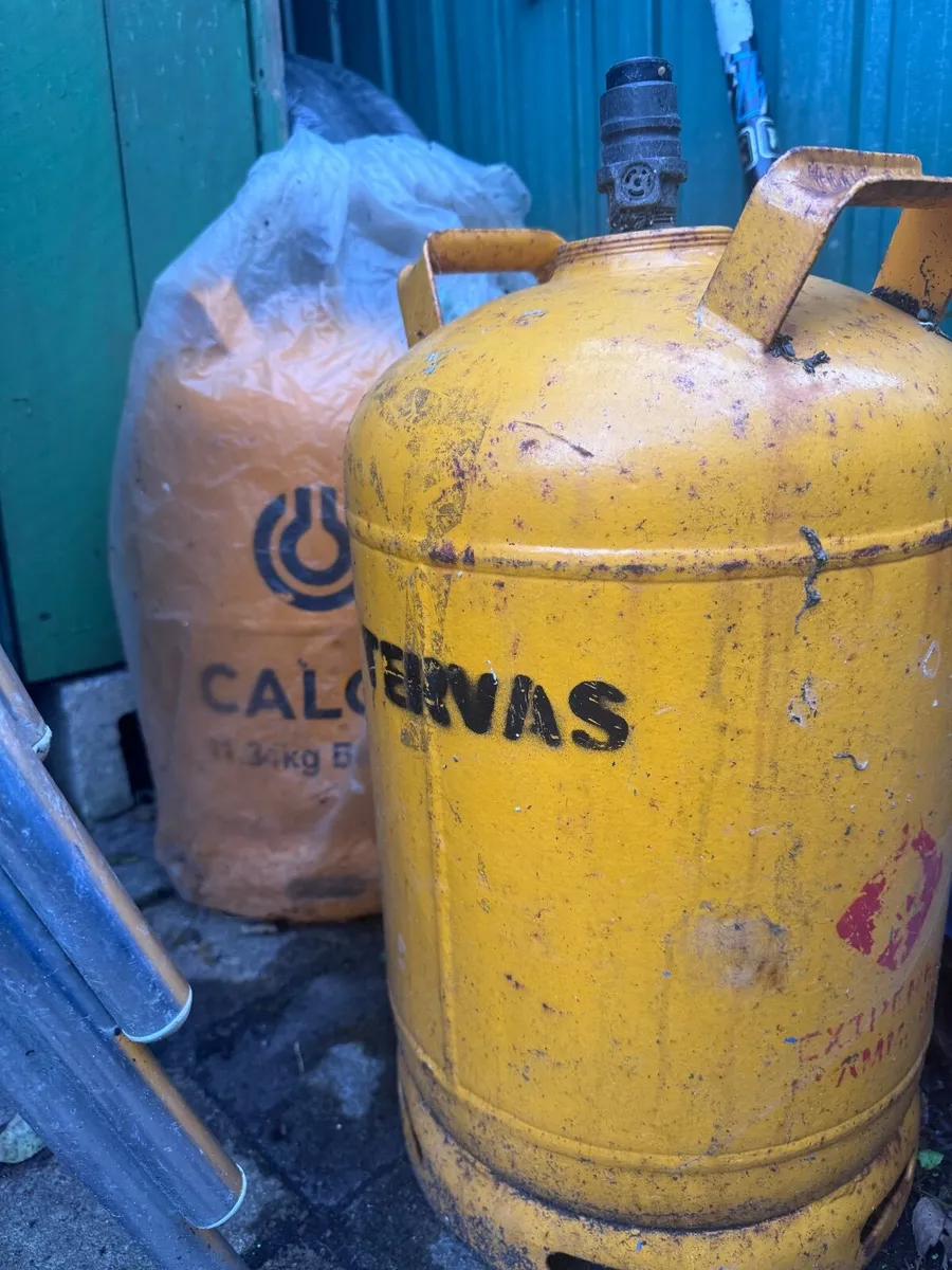 gas cylinder