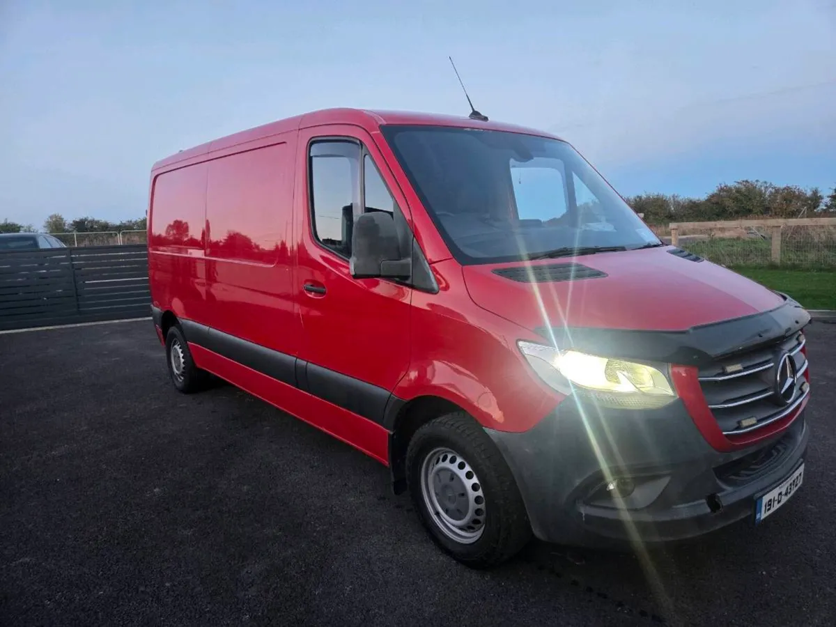 2019 mercedes sprinter  mwb - Image 2