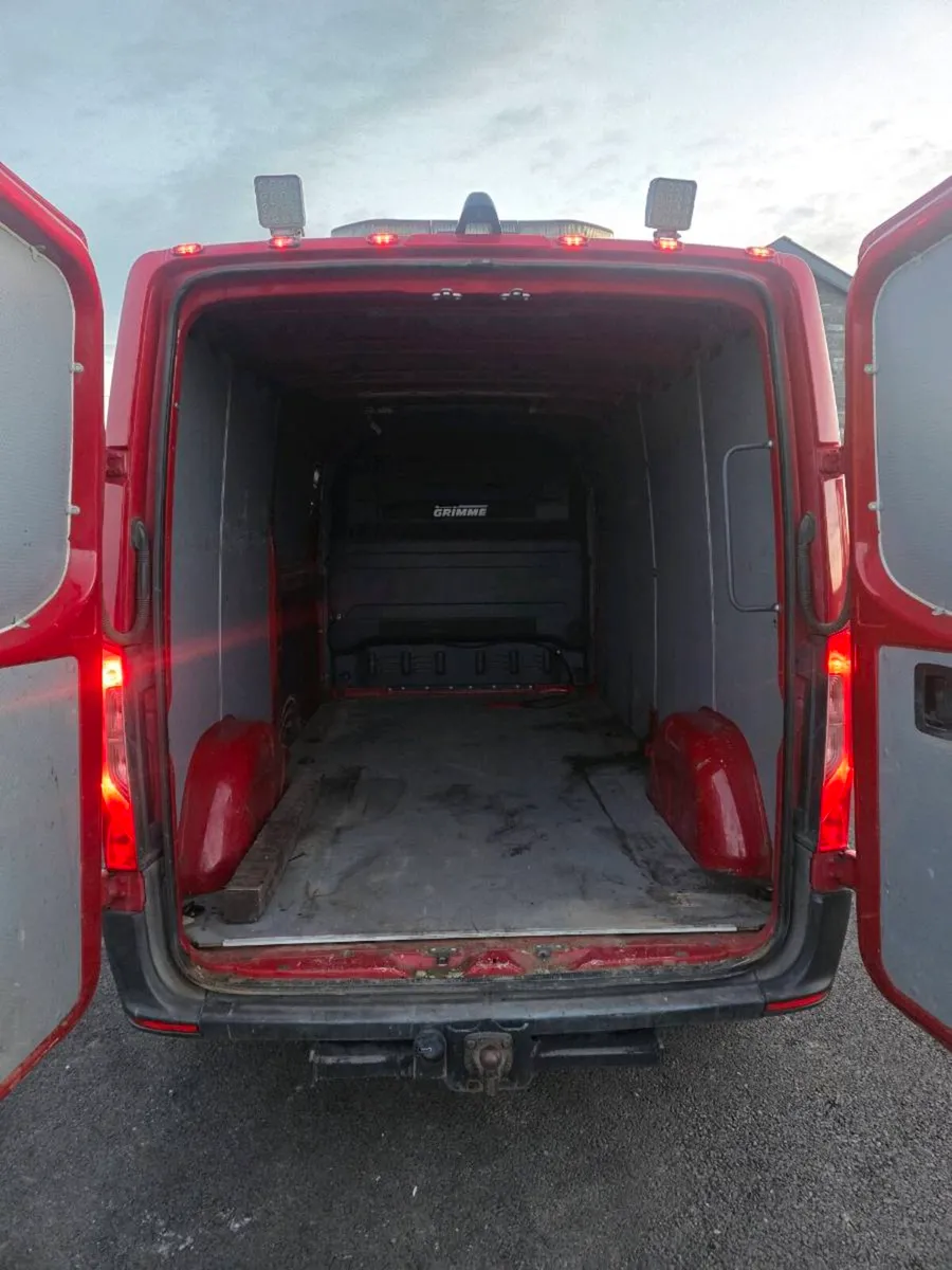 2019 mercedes sprinter  mwb - Image 4